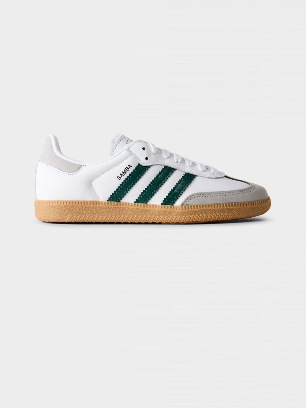 Adidas Sambas - Green and White - Like New - Size 9 (women) 💚🤍